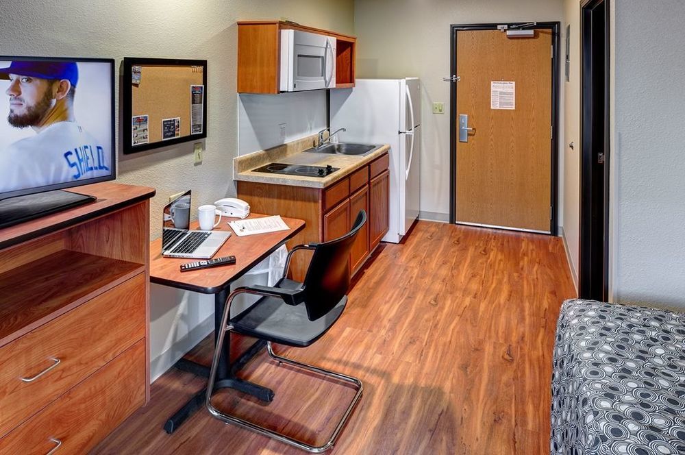 Extended Stay America Select Suites - Wichita - North Chambre photo