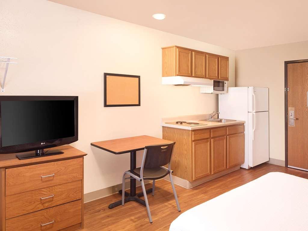 Extended Stay America Select Suites - Wichita - North Chambre photo