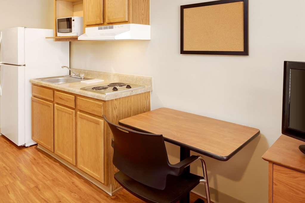 Extended Stay America Select Suites - Wichita - North Chambre photo